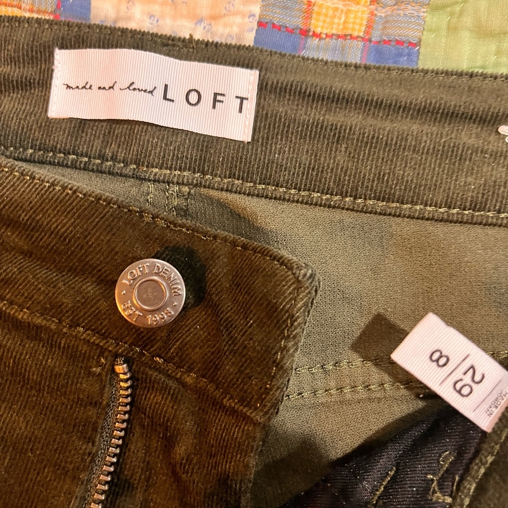 LOFT SKINNY olive corduroy pant, like new, size 8